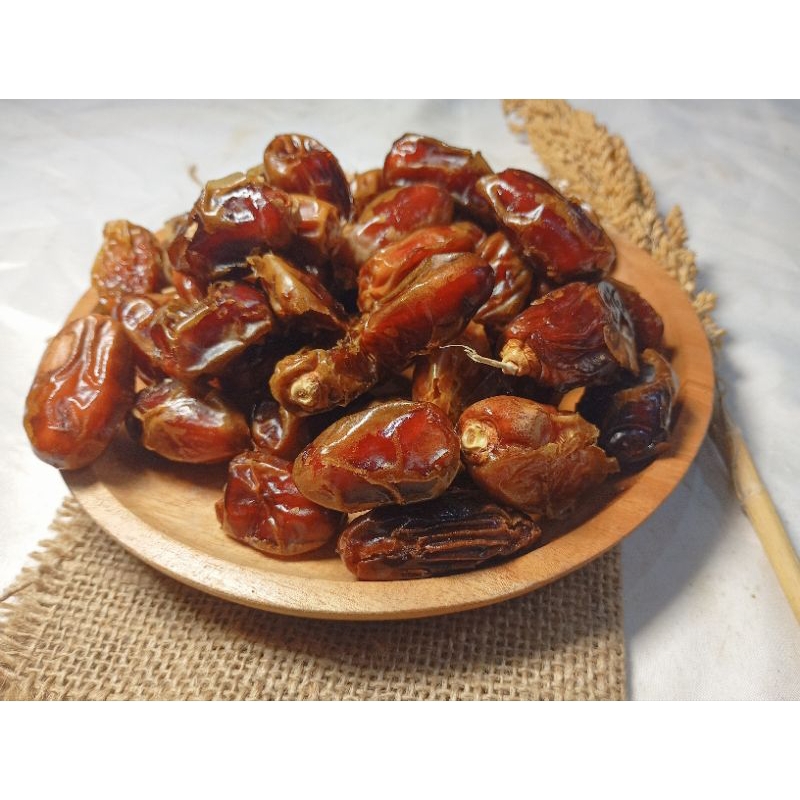 

Kurma khalas 1kg / kurma / khalas / kurma khalas / oleh oleh umrah