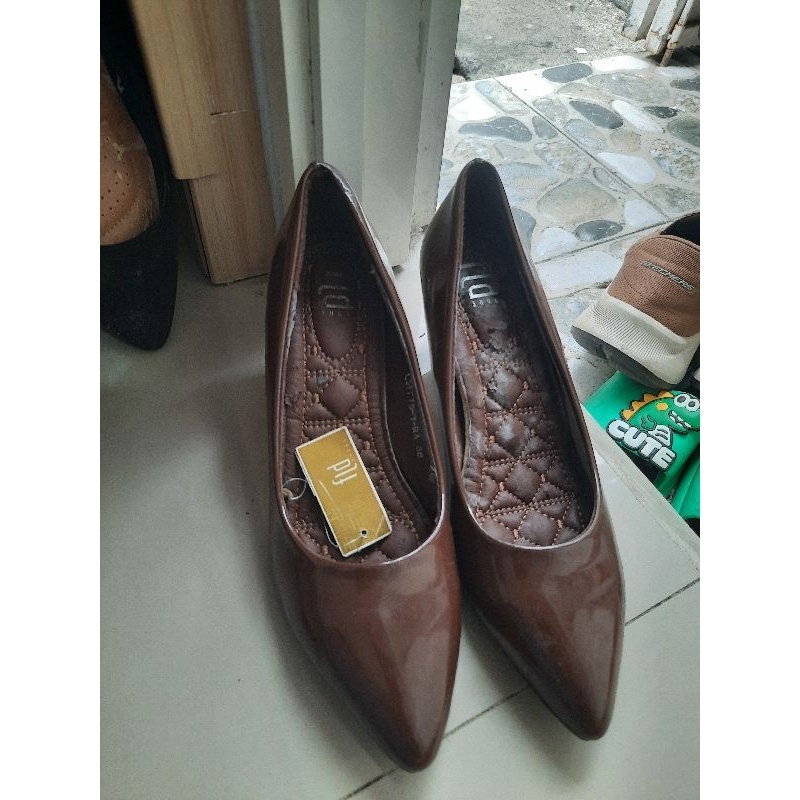 Sepatu kerja fld