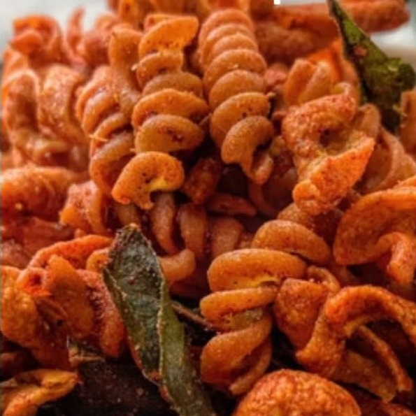

makaroni spiral pedas daun jeruk 500gr