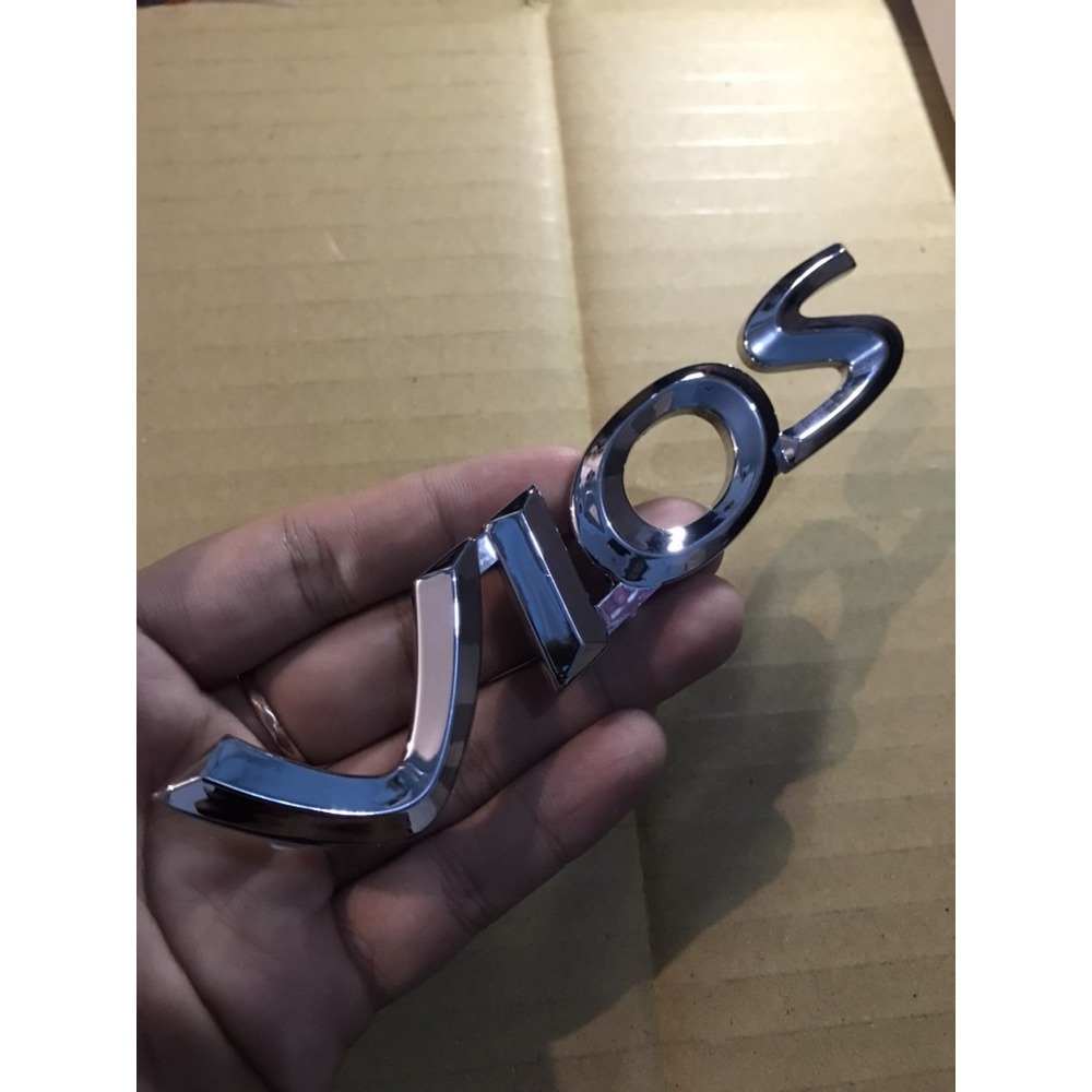 Emblem Logo Bagian Belakang Toyota Vios