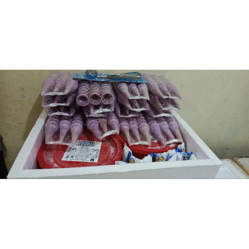 

paket ice cream hajatan / paket ice cream sunatan / paket es krim wedding / ice cream diamond 8 liter eskrim diamond neopolitan chip / paket ice cream ulang tahun/ ice cream aice / eskrim joyday / ice cream indoeskrim / ice cream espessia / ice cream