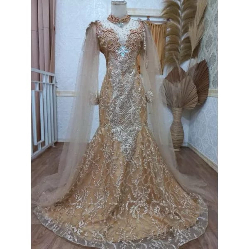 Gaun slim duyung gold