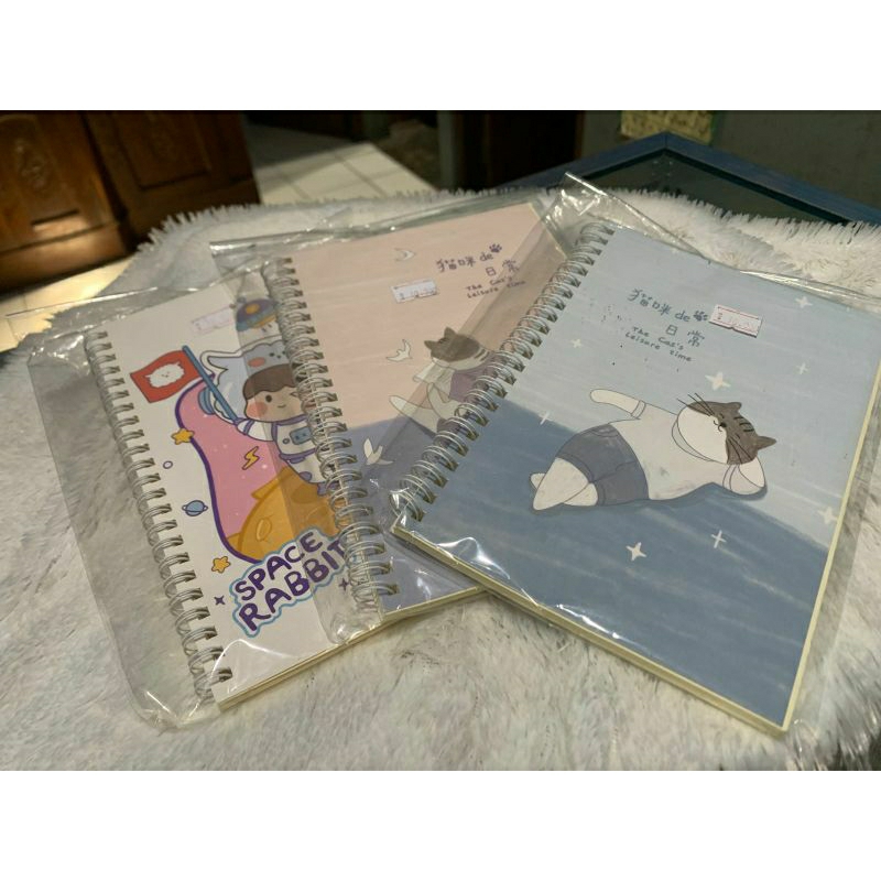 

notebook besar buku tuliss karakter