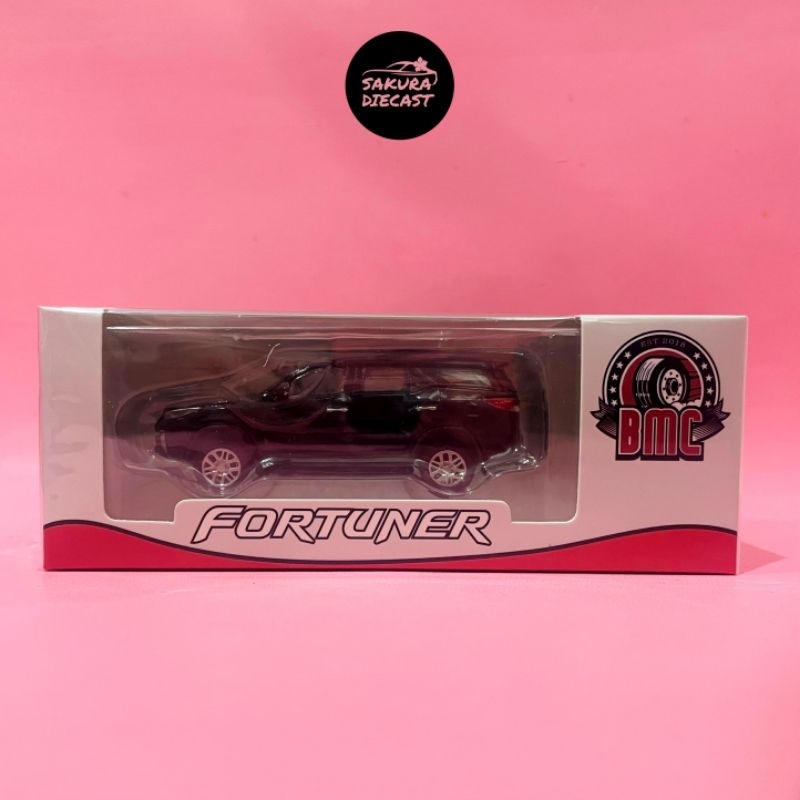 Diecast 1:64 BMC Toyota Fortuner Black