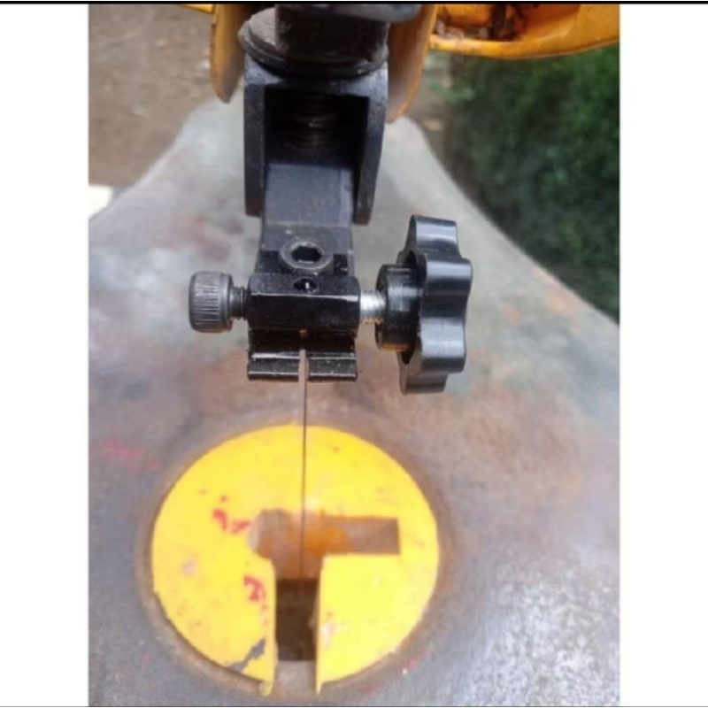 Penjepit Mata Gergaji Scroll Saw Tipe C, In 1 Bisa Untuk 3 Tipe Mata Scroll Saw, Harga Sudah 1 Set B