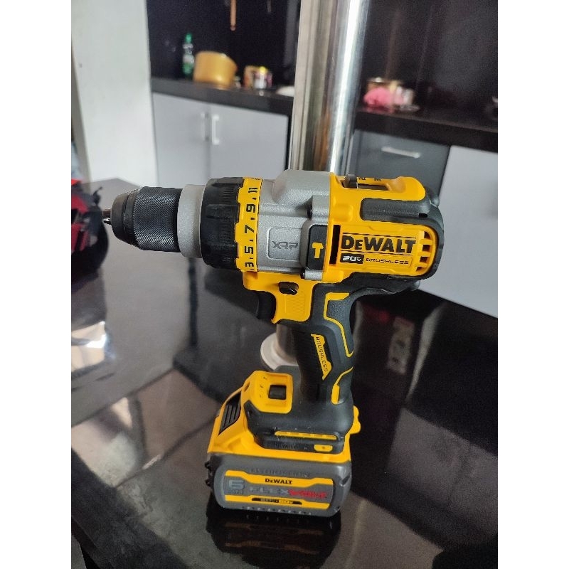dewalt dcd999 hammer drill