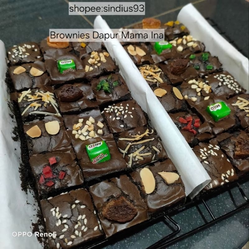 

Brownies Fudgy Premium by Dapoer Mama Ina size 10×20