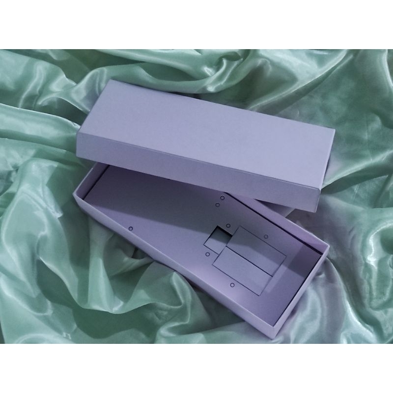 

Box Kado Ulang Tahun / Box Custom tempat botol Aroma diffuser / Box Custom skat