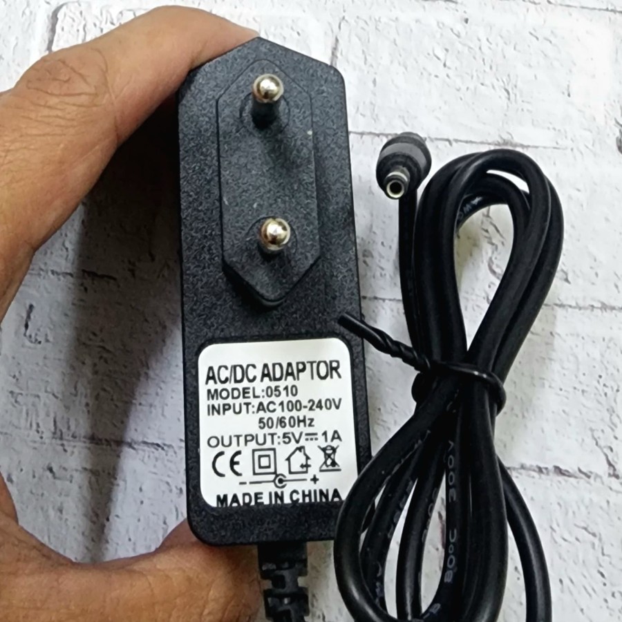 ADAPTOR UNTUK POWER TAMBAHAN USB HUB 5 VOLT - 1 AMPERE / 5V-1A