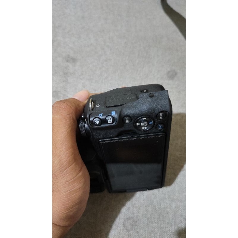 Canon M50+ lensa kit kondisi normal