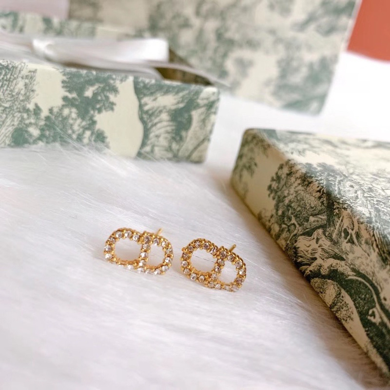 Anting CD Sederhana Anting Emas Stud dengan Berlian