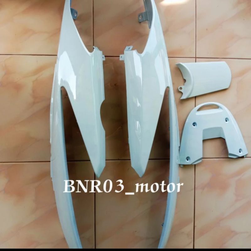 Body Belakang Vario CW/Vario Lama 110 Karbu Warna Putih