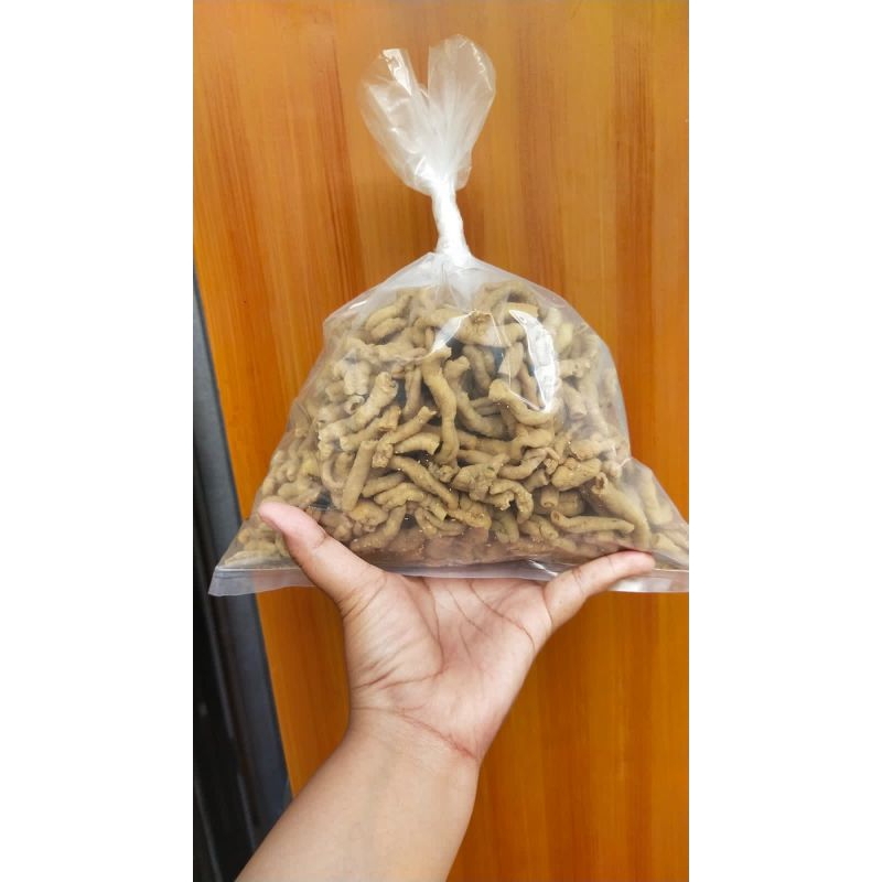 

kripik usus ayam 1/2kg 35.000 renyah dan gurih lezat