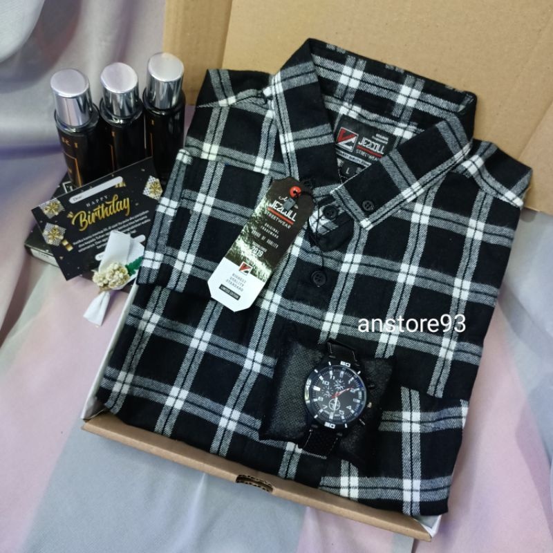Kado Ulang Tahun Cowok – Hampers Pria Flanel Parfum Dompet Jam | Bisa Request Ucapan