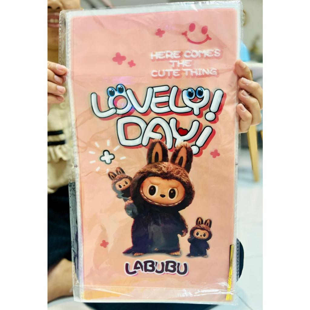 

PLASTIK LABUBU/KANTONG ULANG TAHUN LABUBU/HAMPERS LABUBU/GOODIBAG LABUBU/PLASTIK SNACK ULANG TAHUN LABUBU 20X40 CM + TALI KAWAT