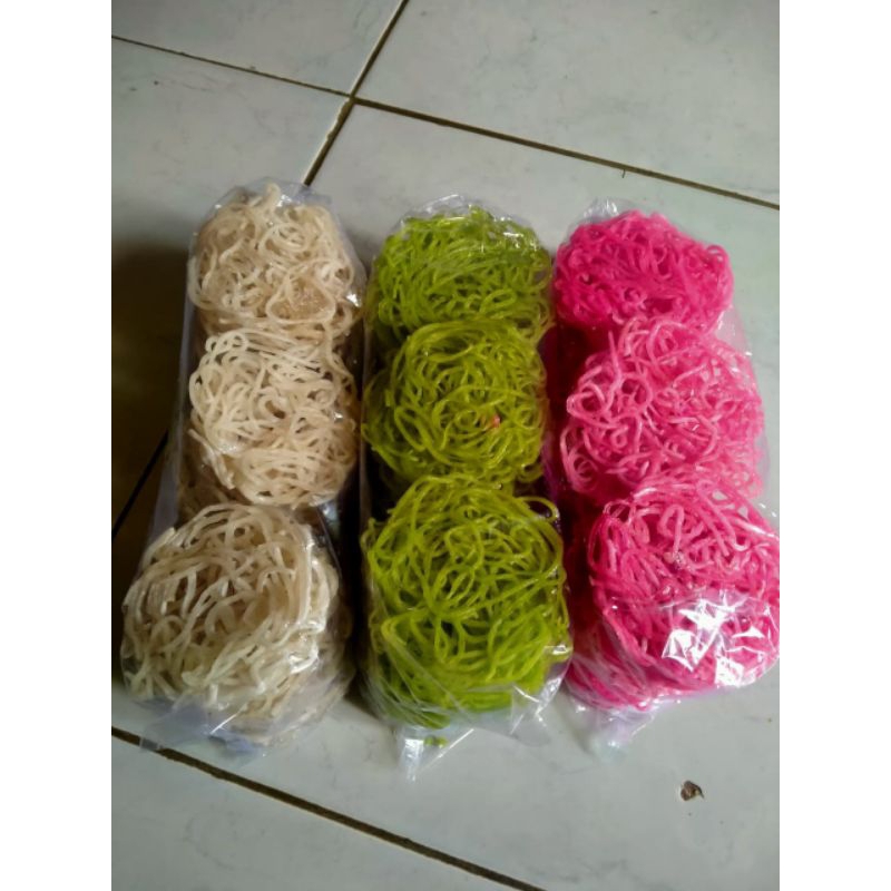 

ranggining tepung beras tersedia 3parian warna .merah.putih ijo.isi 30pc/pak..tersedia juga kemasan varian mix 3 warna