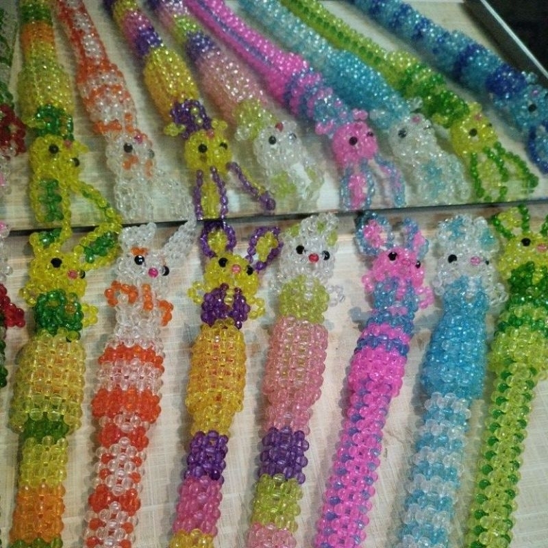 

sarung pensil atau pena karakter