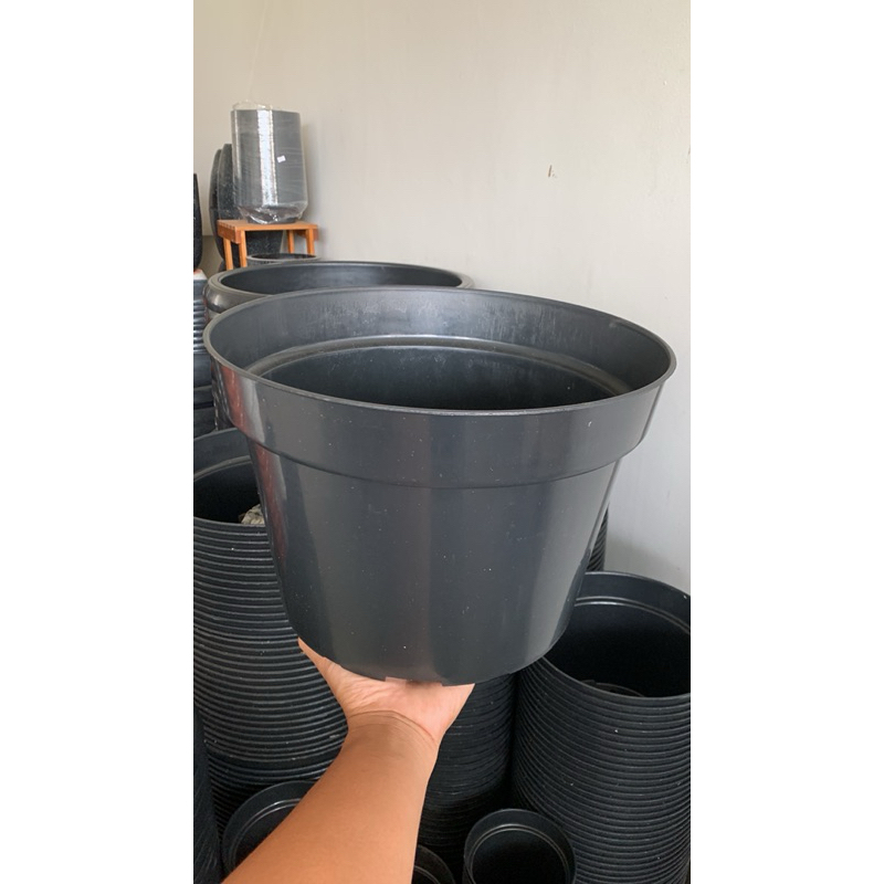 Pot Hitam Grace 35 Tebal dan Kuat