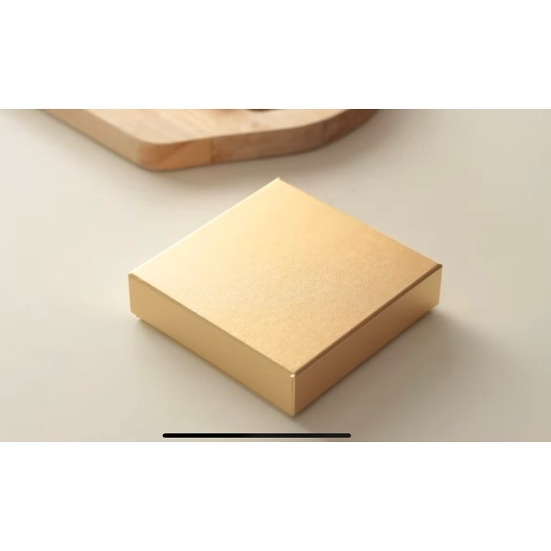 

Box/ dus/ packaging/ aesthetic warna gold kecil 12x12cm