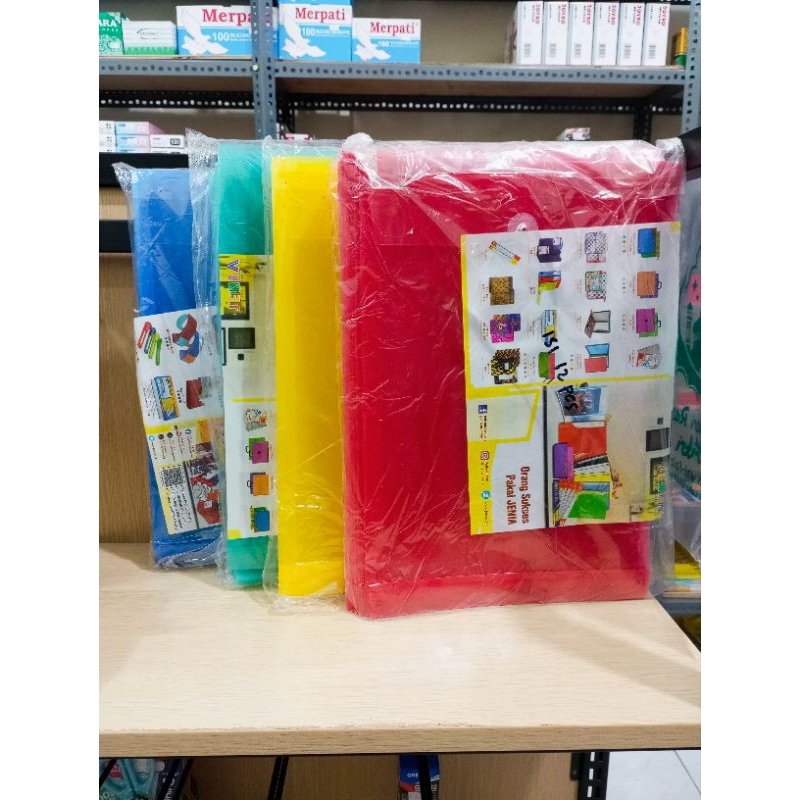 

( 1 PACK) MAP TALI PLASTIK JENIA ISI 12 PCS