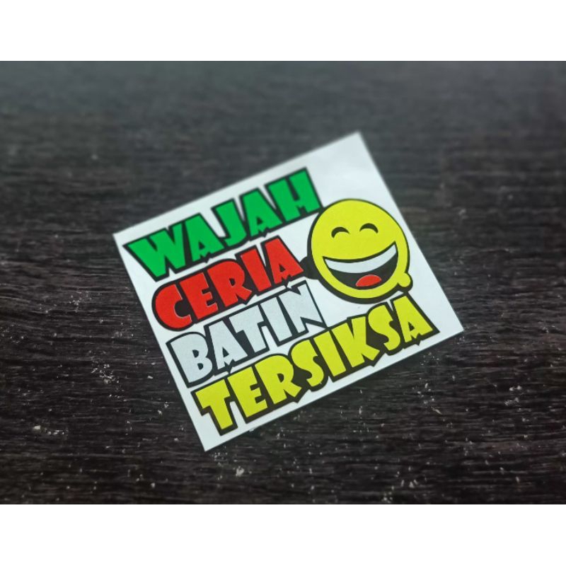 Stiker cutting lucu Wajah ceria batin tersiksa