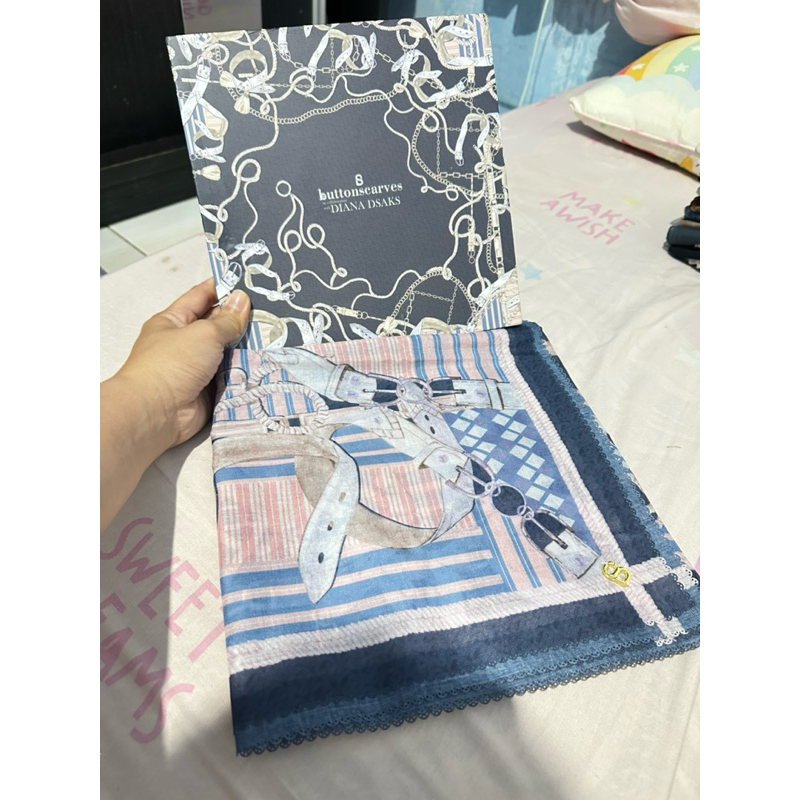 PRELOVED BUTTONSCARVES SERIES CHAIN 2 LA BELLA-NAVY