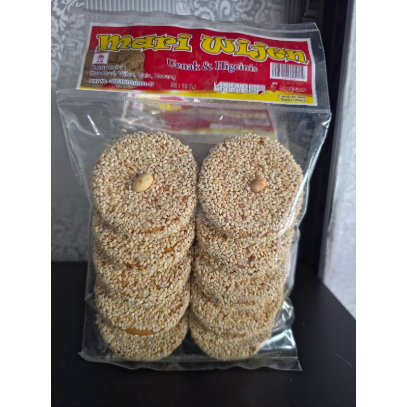 

Biskuit Mari wijen isi 10