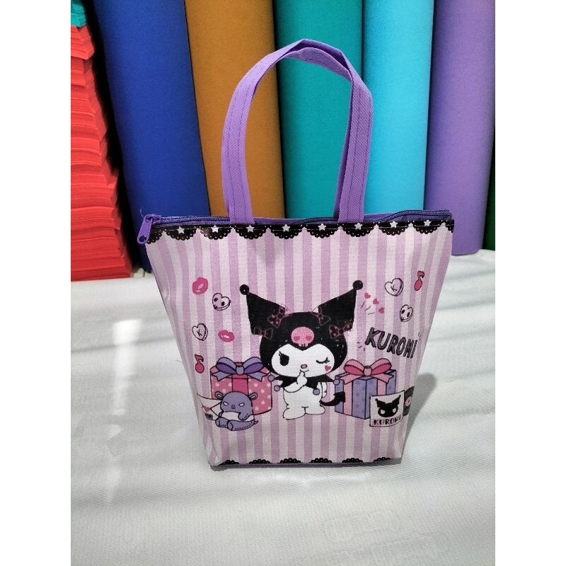 

Tas ultah ready stok langsung kirim / Tas ultah kuromi / tas ulang tahun Sanrio / Bingkisan Snack ultah anak