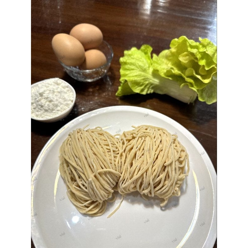 

Mie mentah telur bebek