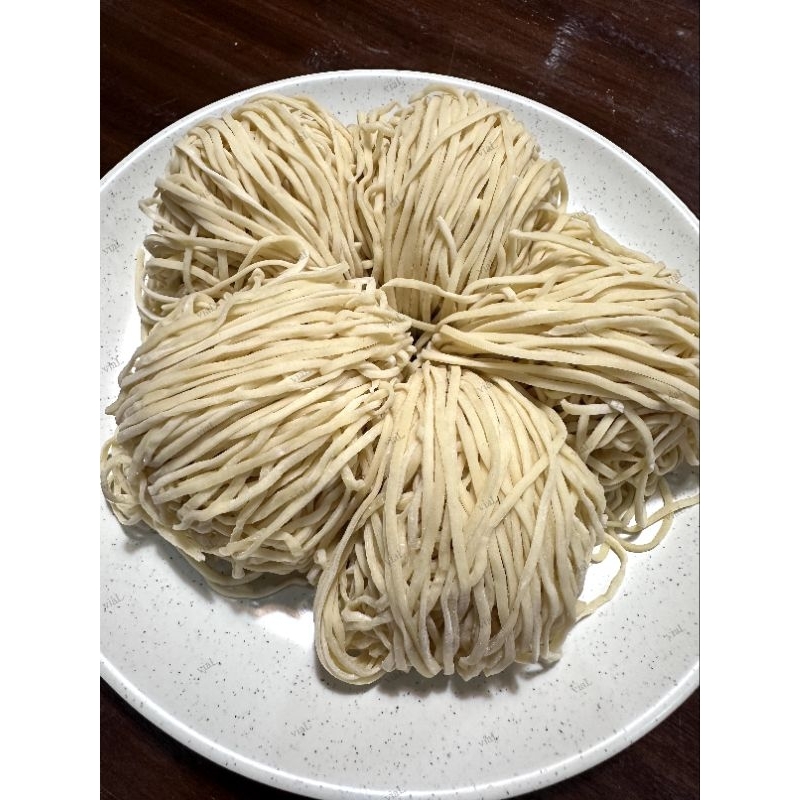 

Mie mentah telur ayam