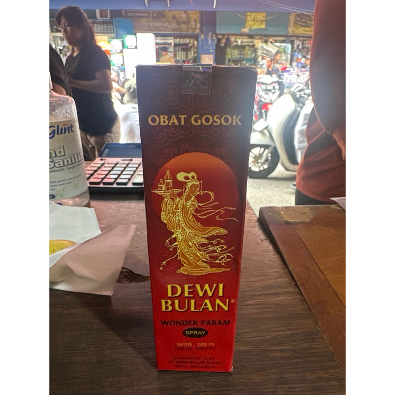 Dewi Bulan spray obat gosok