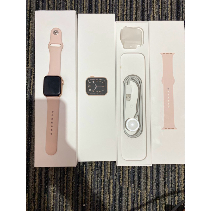 Preloved Apple Watch Series SE Gen 1 Second