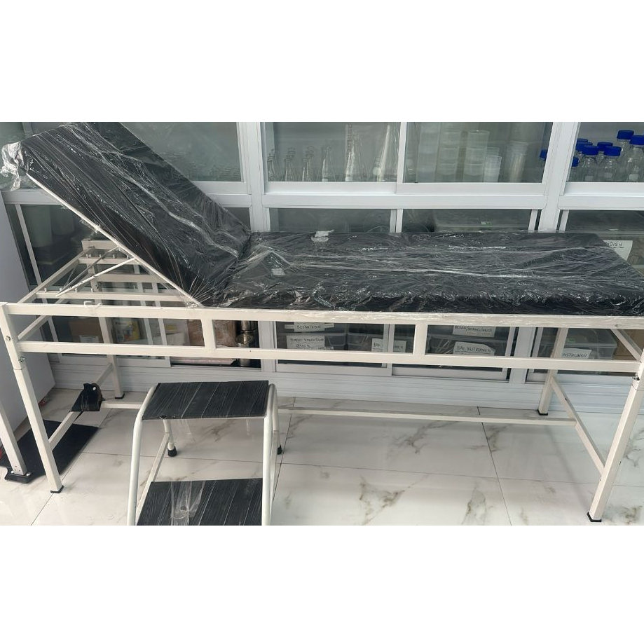 Tempat Tidur Meja Periksa Pasien Besi Putih + Tangga Ranjang Medis