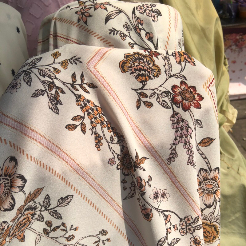 kain zara crepe motif - kain zara crepe motif bunga - kain zara crepe motif impor - kain zara crepe 