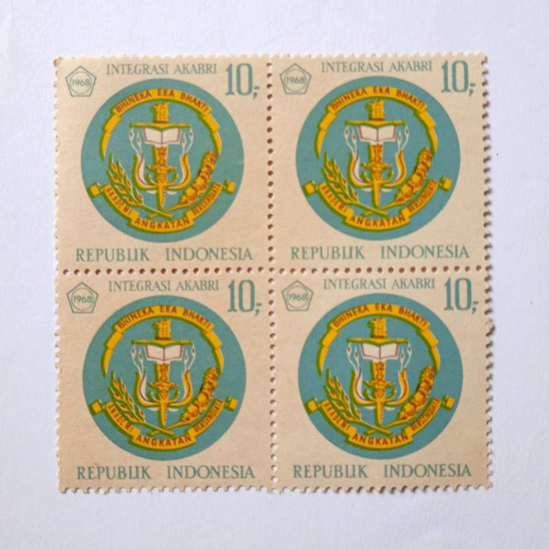 

Antik Perangko Filateli Integarasi Akabari Rp.10,- 4pcsAntik Perangko Filateli Memperingati Integrasi Akabri 1968 Rp.10,- 4 pcs Kondisi NOS Baru Belum Terpakai Minat Silahkan 1968