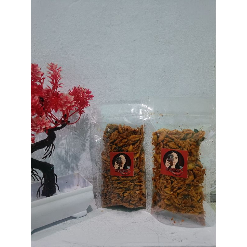 

Kue bawang-seblak-krupukseblak-kue bawang seblak-seblak kering