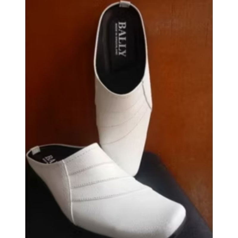 Sendal Sepatu Cowok Sendal Slop Pria/Slop Putih Tutong Bustong Pria/Sepatu Slop Pria Hitam