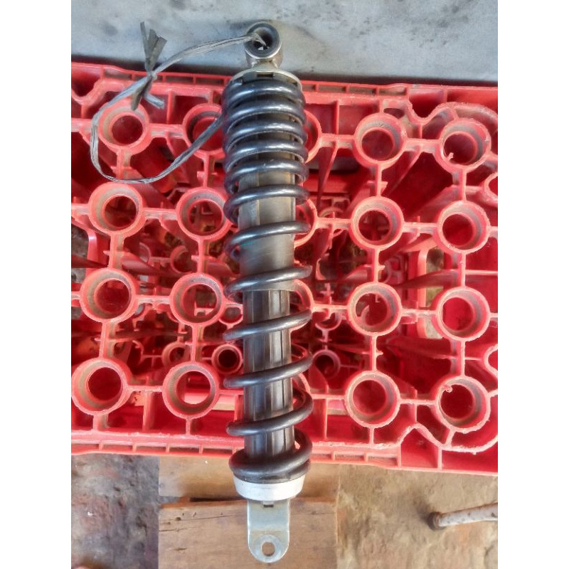 SHOCKBREAKER SHOCK BELAKANG HONDA BEAT FI/ SCOOPY FI/ VARIO FI/ BEAT STREET/ SPACY FI ORIGINAL BEKAS