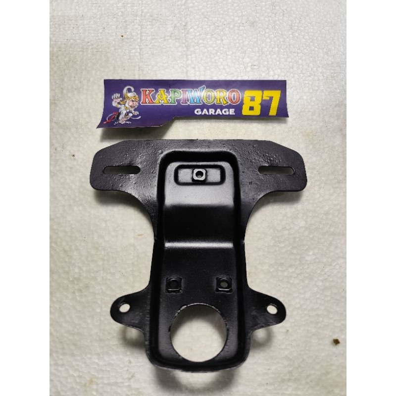 pangkon lampu Honda c700,800