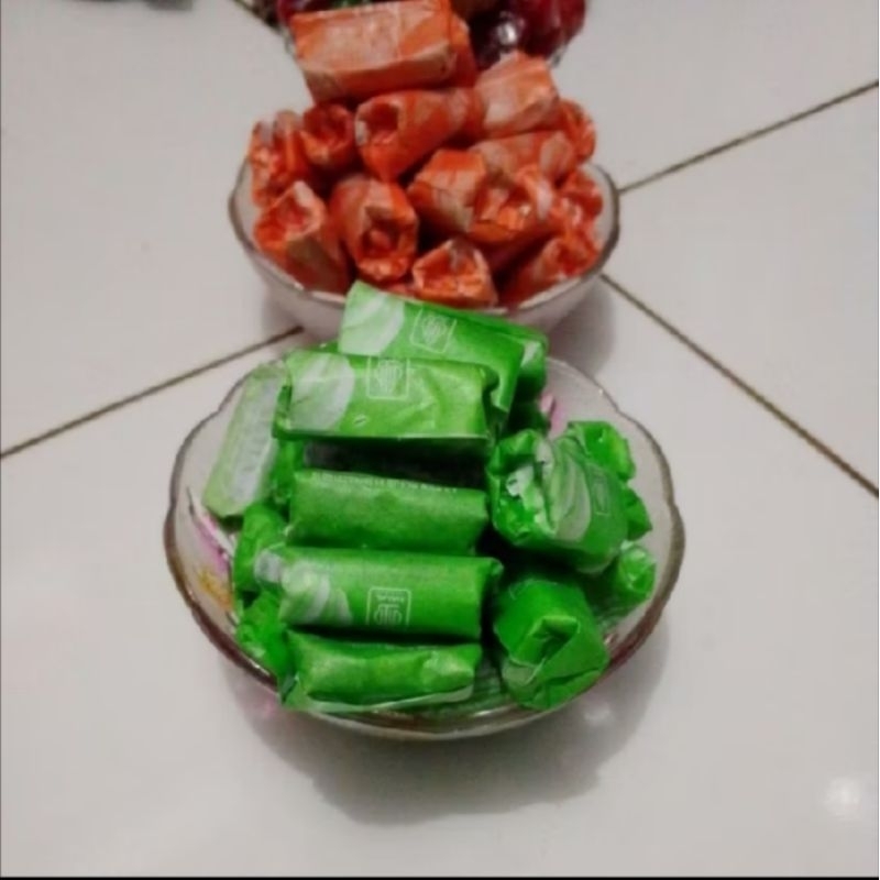 

Dodol asli Garut 1kg rasa Pandan oleh oleh/ makanan khas Daerah Garut Gunung Cikuray