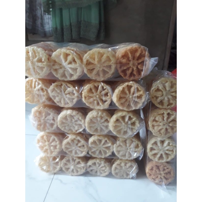 

kembang goyang asin gurih,kembang goyang manis wijen 250 gram