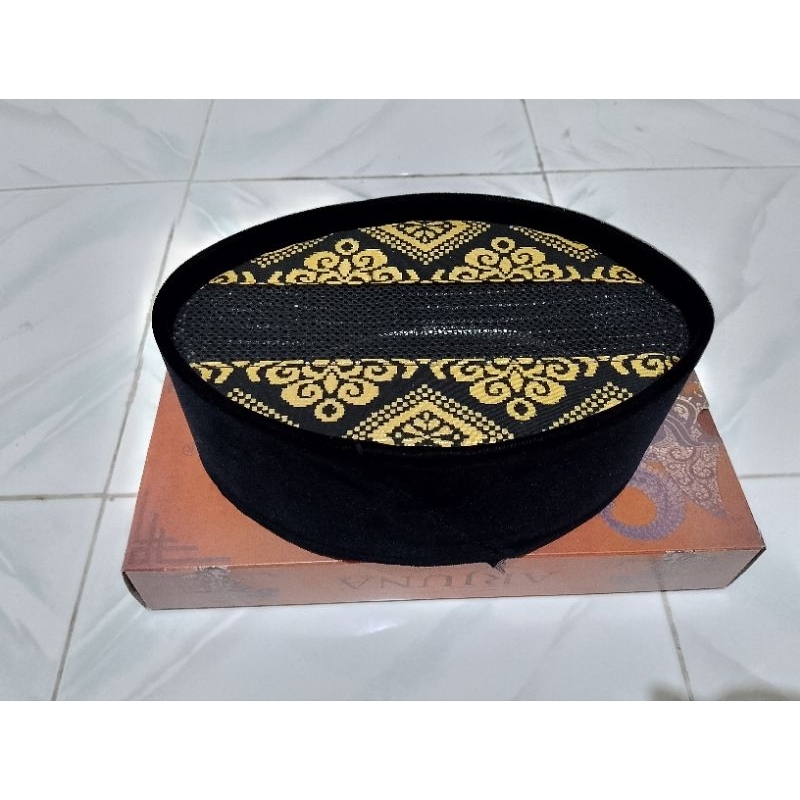Songkok Bludru Hitam Ac Tengah Motif Kain Songket Profil Emas Tinggi  7cm-10cm