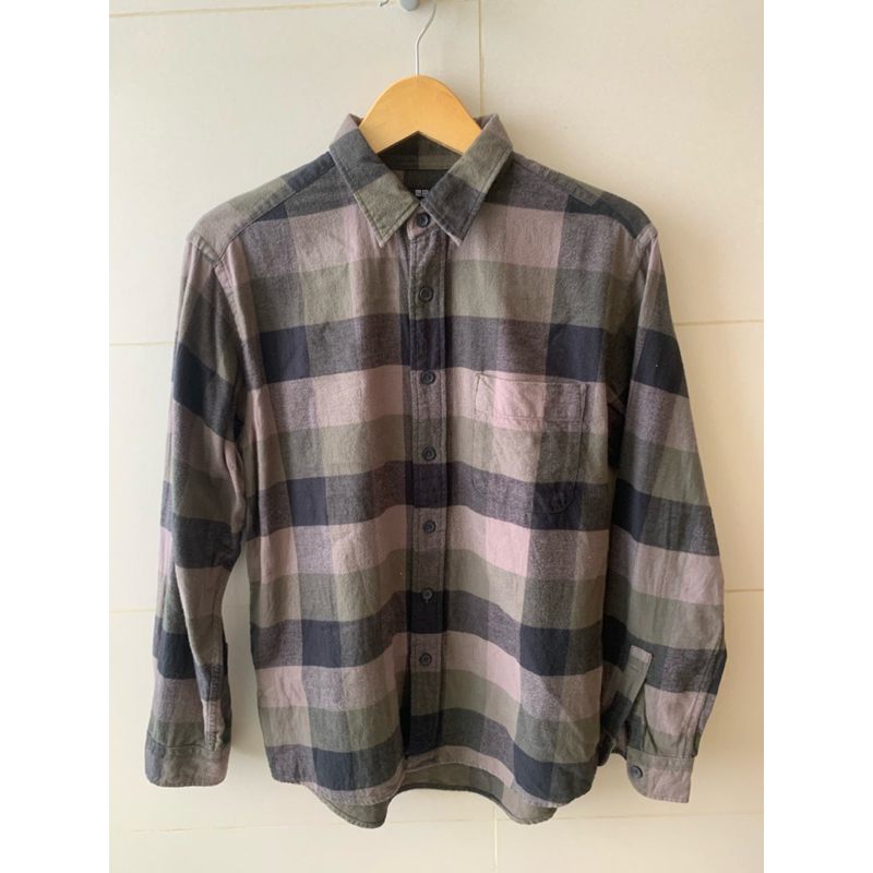 Kemeja Flanel UNIQLO hijau army hitam (S)