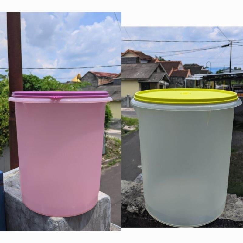 Tupperware Giant Canister [size 8.4 Liter]