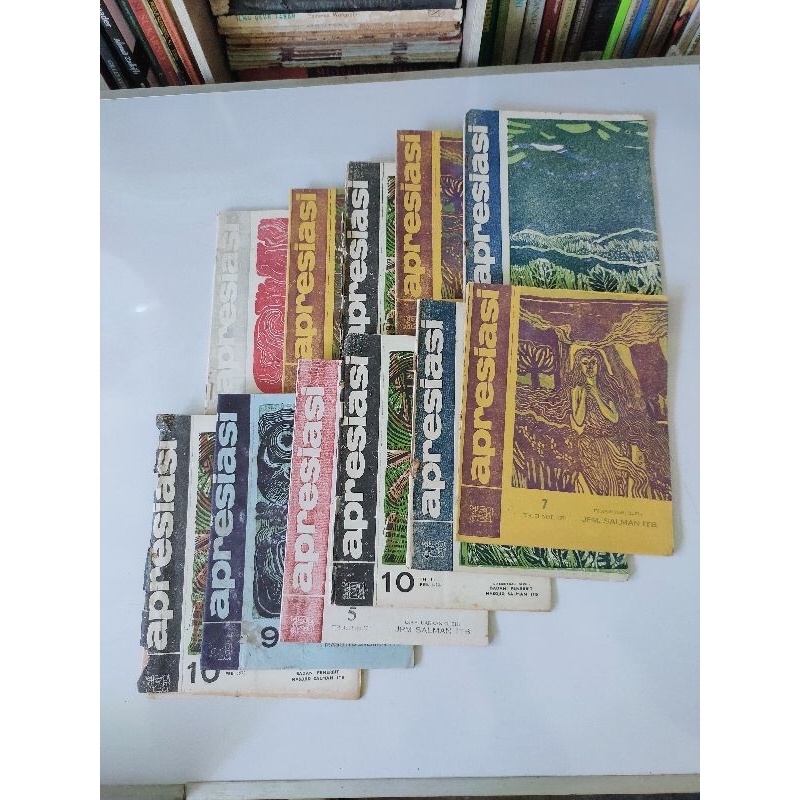 Buku antik ejaan lama tabloid buletin Apresiasi Mesjid Salman ITB 1971 dan 1972 koleksi buku nostalg