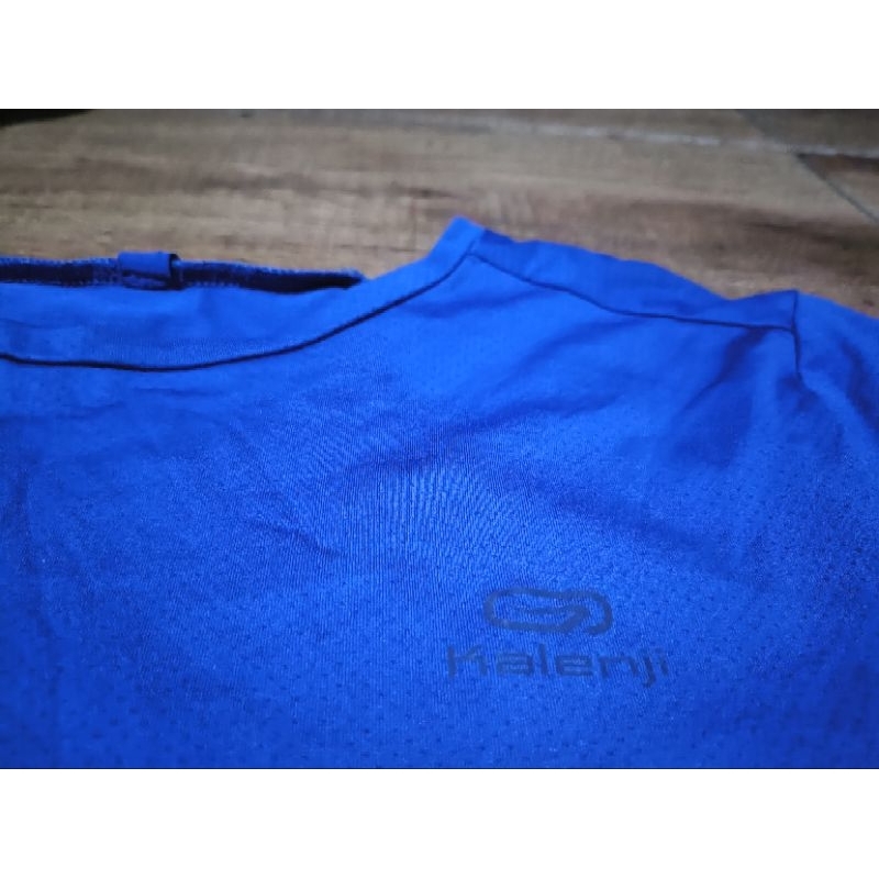 Kaos Olahraga Pria Kalenji Biru Elektrik