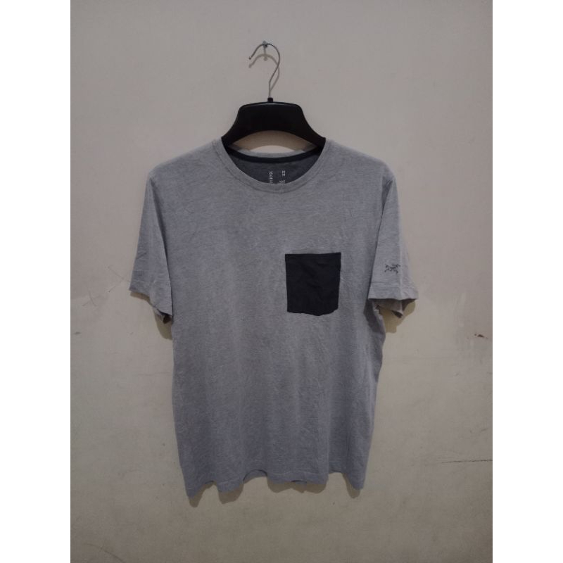 T shirt pocket arctryx