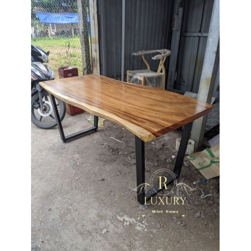 Meja solid Meja makan TREMBESI Kombinasi  kaki BESI ..