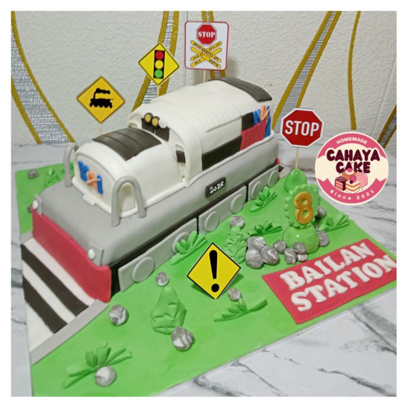 

Kue Ulang Tahun Kereta Api / Train Cake / Kue Ultah KAI / KAI Cake