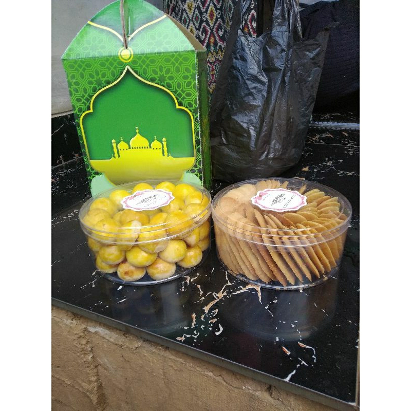 

KUE LEBARAN KUE KERING HAJATAN ENAK lidah kucing semprit kastangel